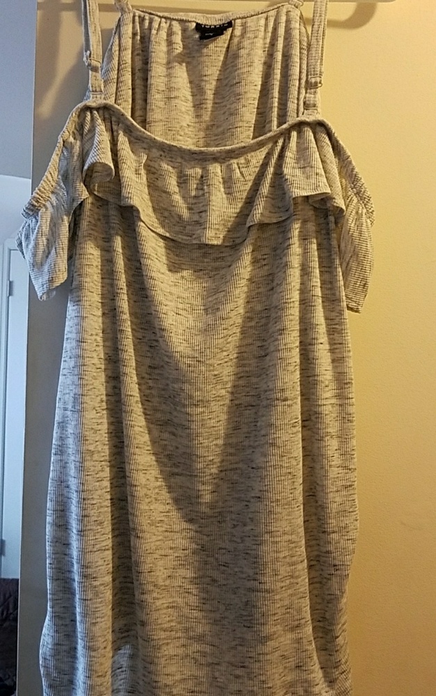 NWOT Torrid off the shoulder tank top